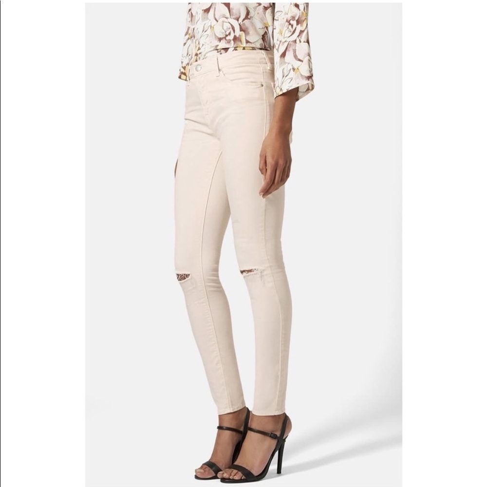 TOPSHOP - Leigh Skinny Jeans - Ecru. Size 32 x 32